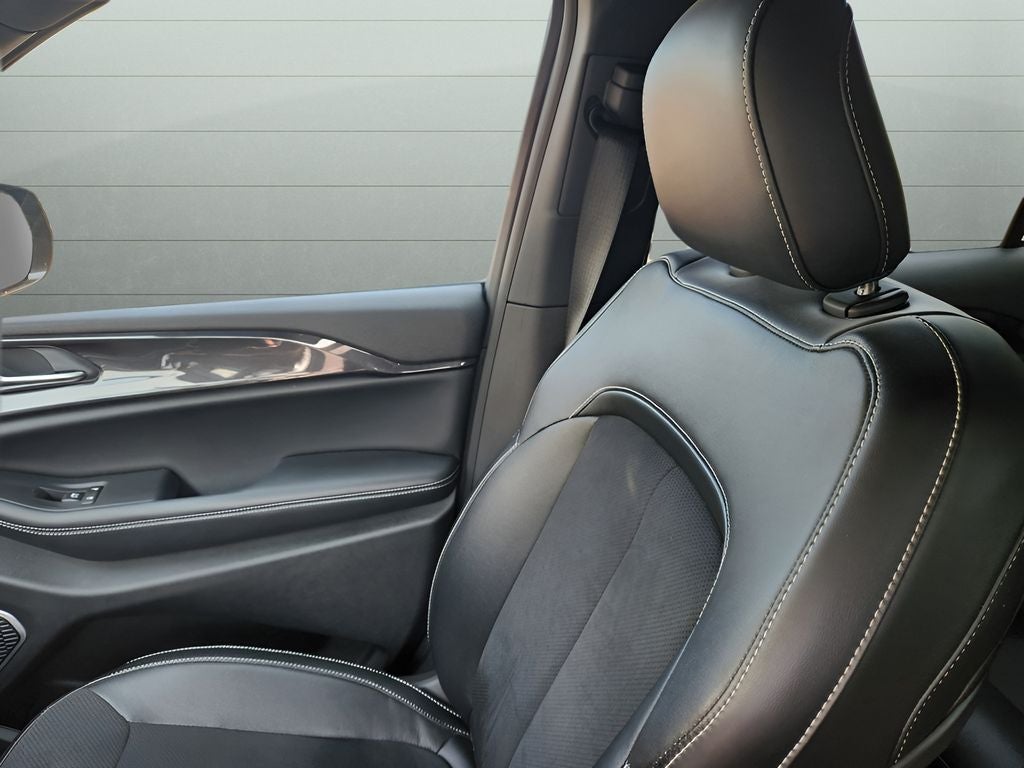 2022 Jeep Grand Cherokee Altitude AWD