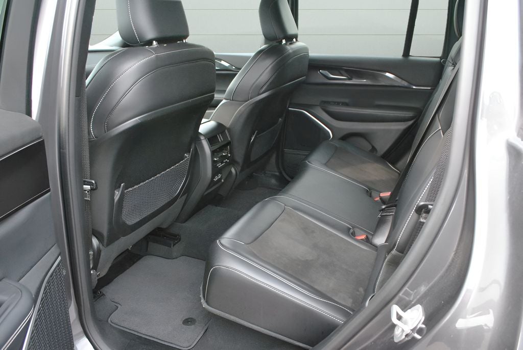 2022 Jeep Grand Cherokee Altitude AWD