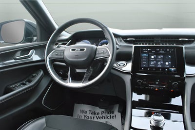 2022 Jeep Grand Cherokee Altitude AWD