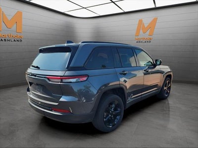 2022 Jeep Grand Cherokee Altitude AWD