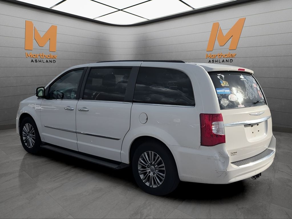 2013 Chrysler Town and Country Touring-L FWD