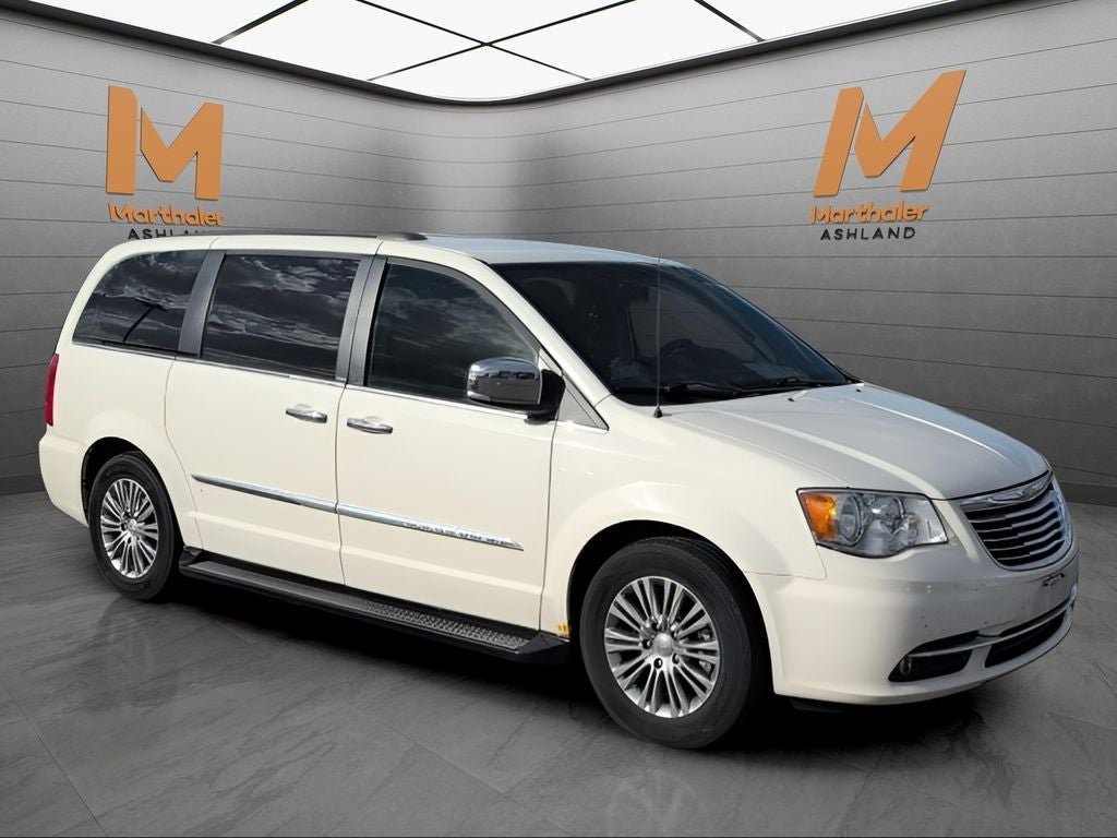 2013 Chrysler Town and Country Touring-L FWD