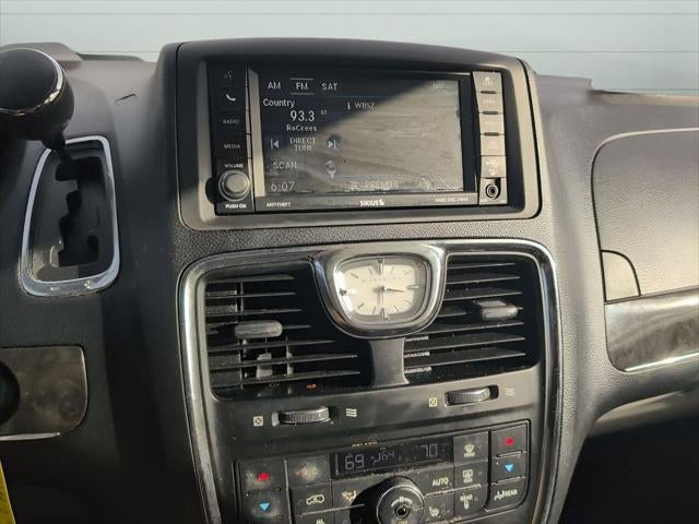 2013 Chrysler Town and Country Touring-L FWD