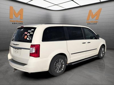 2013 Chrysler Town and Country Touring-L FWD
