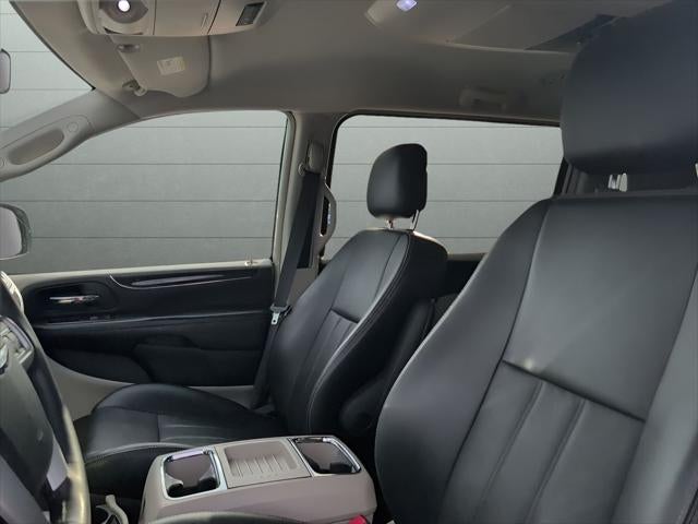 2013 Chrysler Town and Country Touring-L FWD