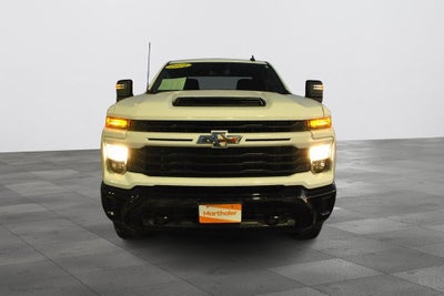 2024 Chevrolet Silverado HD Custom Crew Cab 4x4 6.6L V8