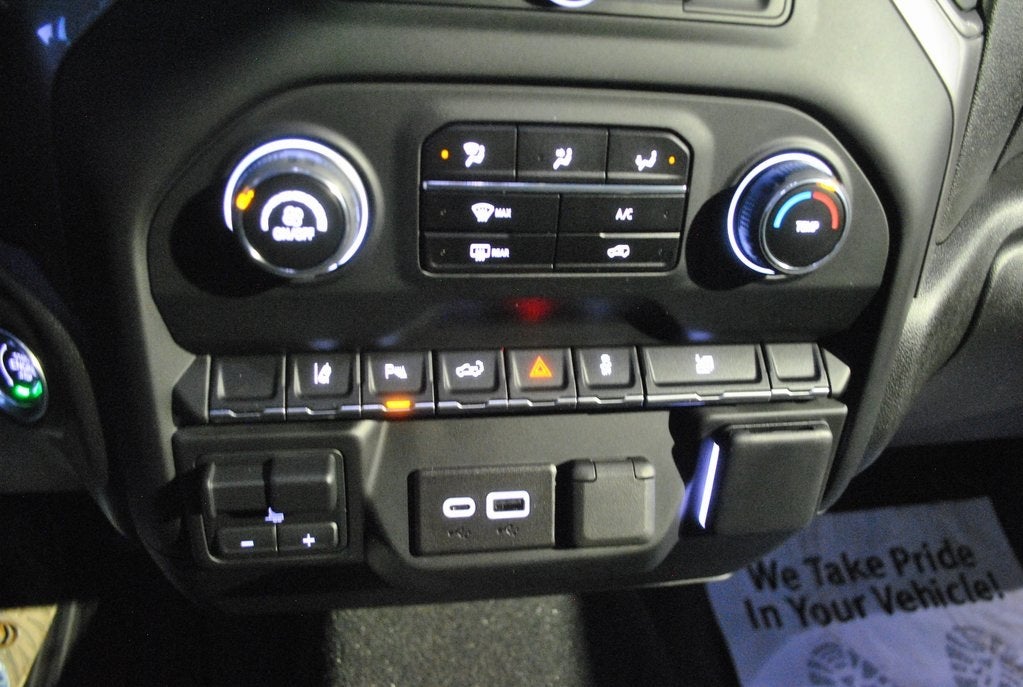 2024 Chevrolet Silverado HD Custom Crew Cab 4x4 6.6L V8