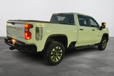 2024 Chevrolet Silverado HD Custom Crew Cab 4x4 6.6L V8