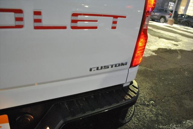 2024 Chevrolet Silverado HD Custom Crew Cab 4x4 6.6L V8