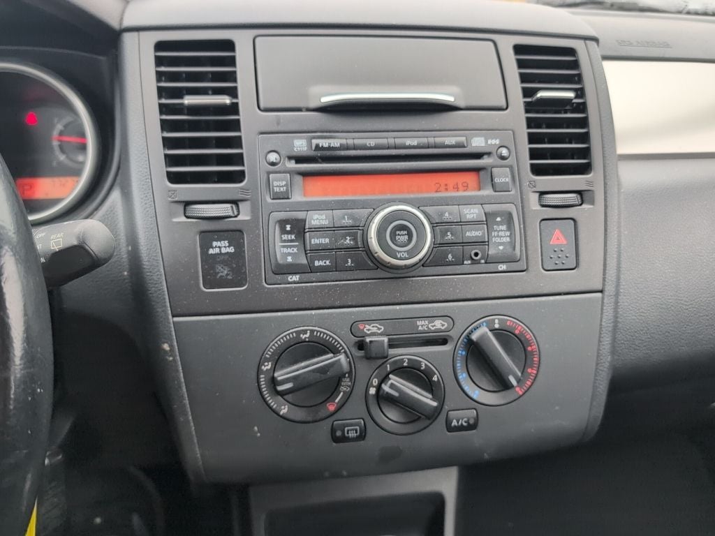 2012 Nissan Versa 1.8 S FWD