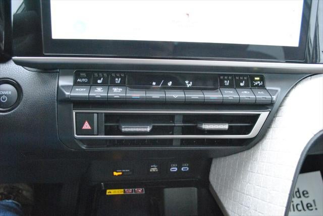 2025 Toyota CAMRY XLE Premium Plus AWD