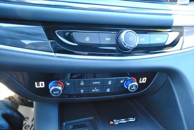 2022 Buick Enclave Essence AWD