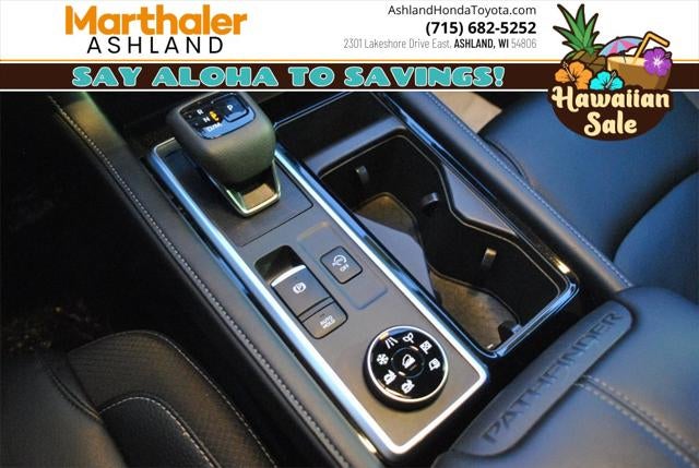 2025 Nissan Pathfinder SL 4WD