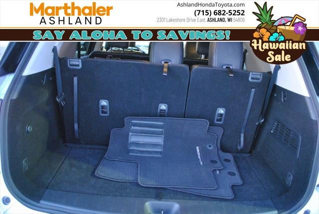 2025 Nissan Pathfinder SL 4WD