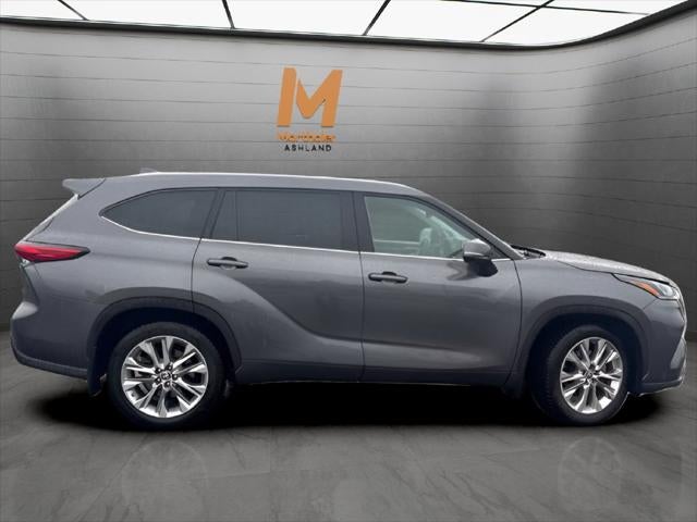 2021 Toyota Highlander Limited AWD 3rd Row w/ Tow Hitch