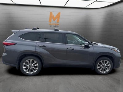 2022 Toyota Highlander Limited 8 Passenger AWD