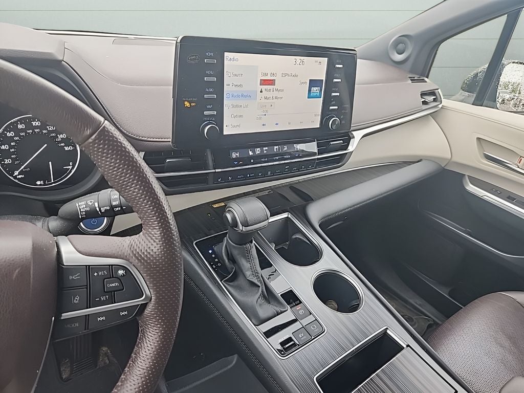 2024 Toyota Sienna Platinum 7 Passenger