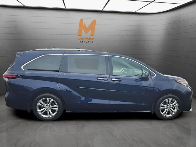 2024 Toyota Sienna Platinum 7 Passenger