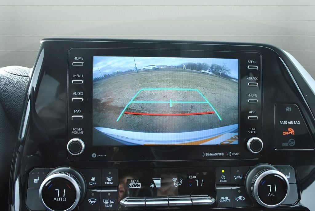 2021 Toyota HIGHLANDER XLE AWD 8 Passenger