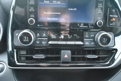2021 Toyota HIGHLANDER XLE AWD 8 Passenger