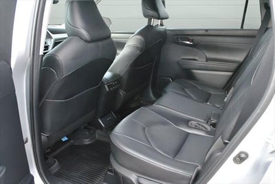 2021 Toyota HIGHLANDER XLE AWD 8 Passenger