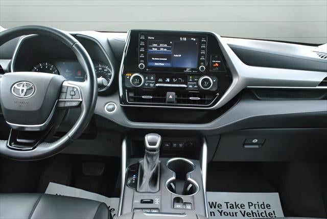 2021 Toyota HIGHLANDER XLE AWD 8 Passenger