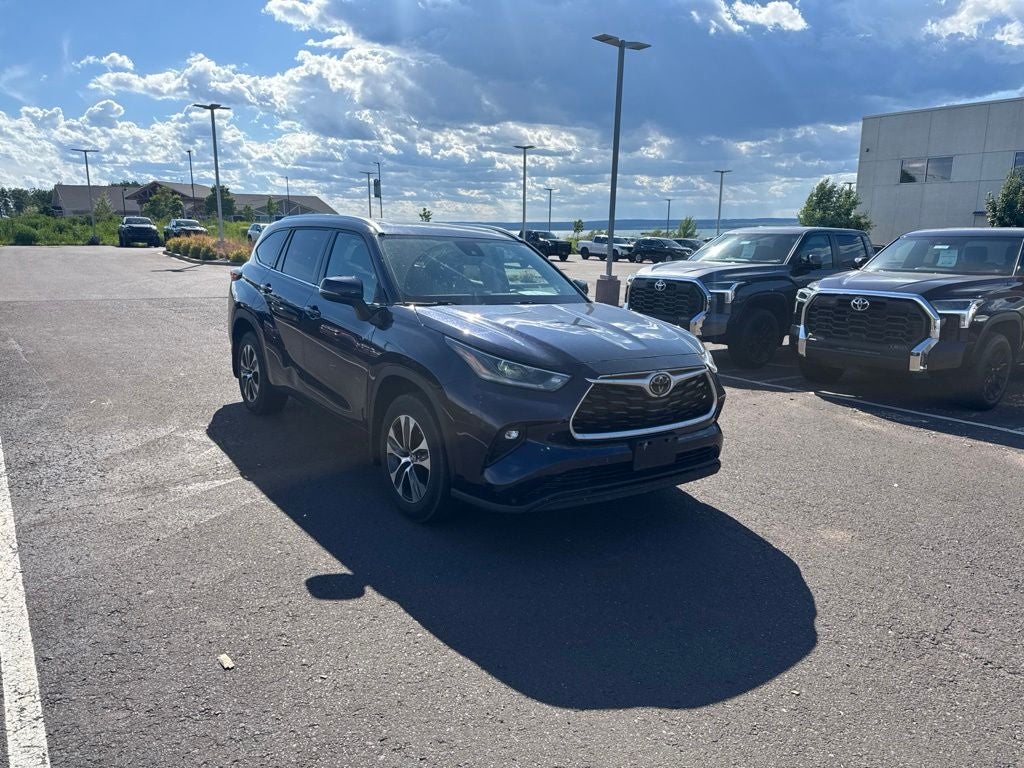 2021 Toyota Highlander XLE AWd