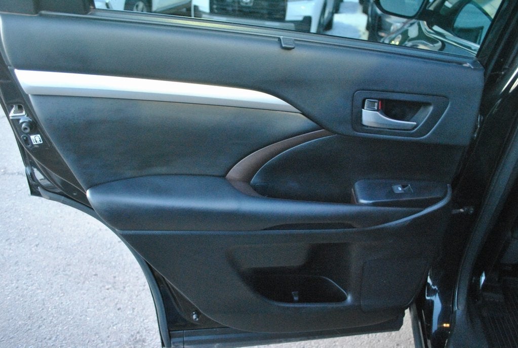 2018 Toyota HIGHLANDER XLE 7 Passenger AWD