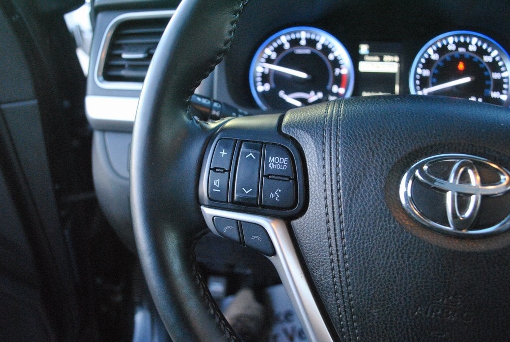 2018 Toyota HIGHLANDER XLE 7 Passenger AWD