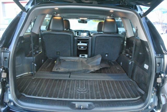 2018 Toyota HIGHLANDER XLE 7 Passenger AWD