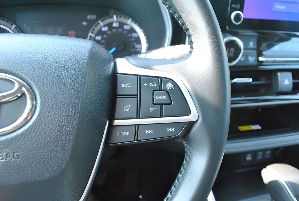 2023 Toyota Highlander Hybrid XLE AWD