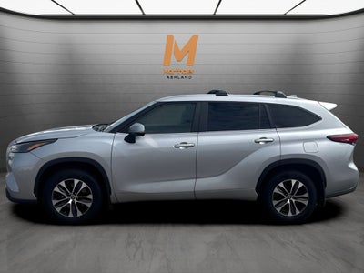 2023 Toyota Highlander Hybrid XLE AWD