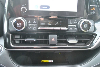 2023 Toyota HIGHLANDER XLE 8 Passenger AWD