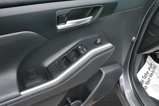 2023 Toyota HIGHLANDER XLE 8 Passenger AWD