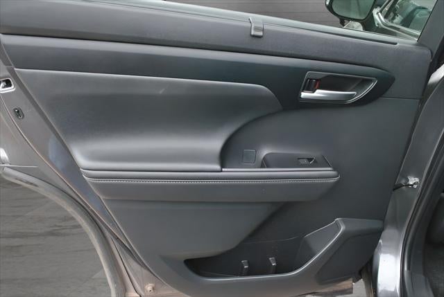 2023 Toyota HIGHLANDER XLE 8 Passenger AWD
