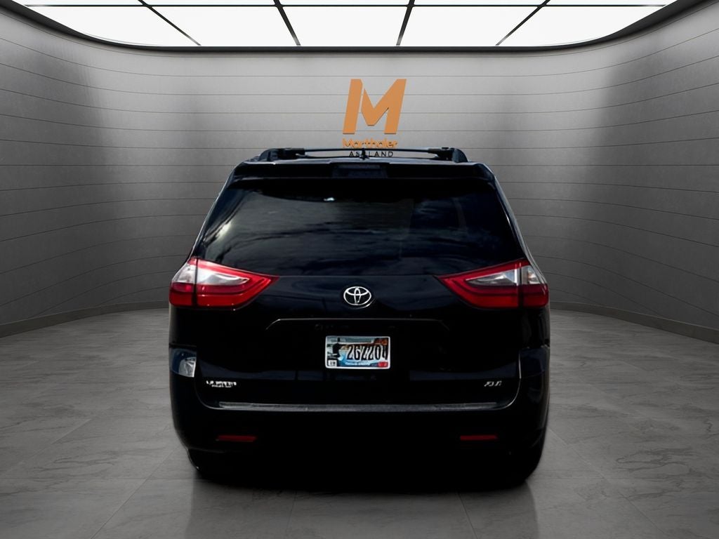 2020 Toyota SIENNA XLE 3.5L XLE 8 Passenger FWD