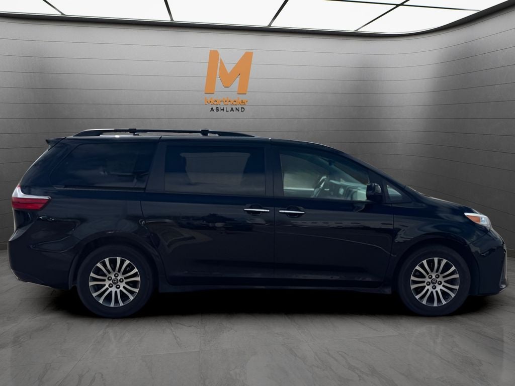 2020 Toyota SIENNA XLE 3.5L XLE 8 Passenger FWD