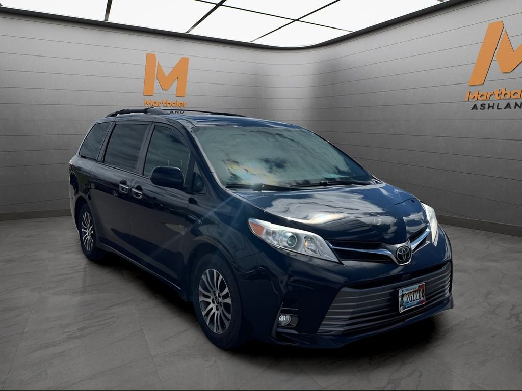 2020 Toyota SIENNA XLE 3.5L XLE 8 Passenger FWD