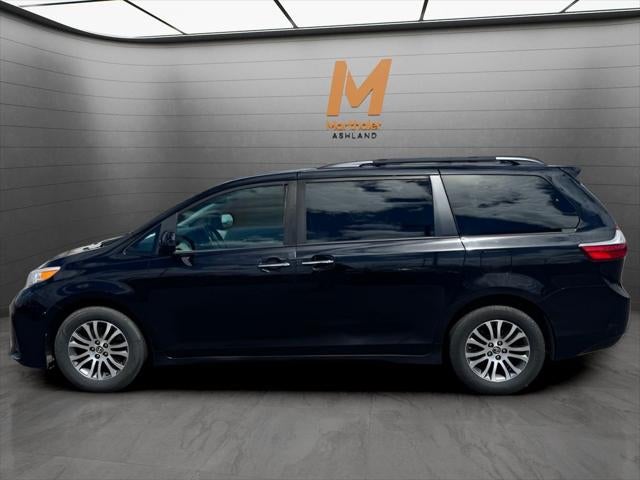 2020 Toyota SIENNA XLE 3.5L XLE 8 Passenger FWD