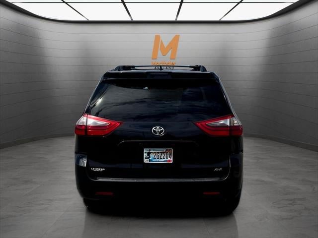2020 Toyota SIENNA XLE 3.5L XLE 8 Passenger FWD