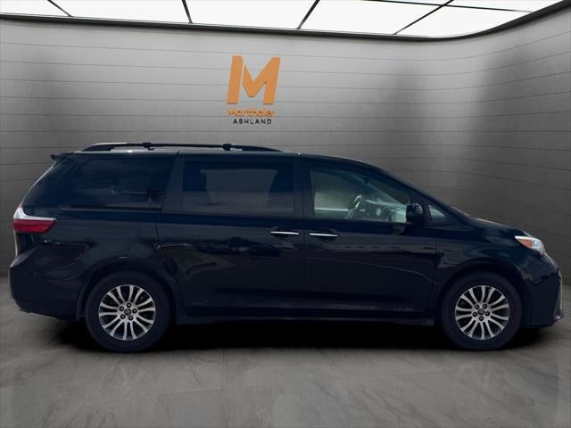 2020 Toyota SIENNA XLE 3.5L XLE 8 Passenger FWD