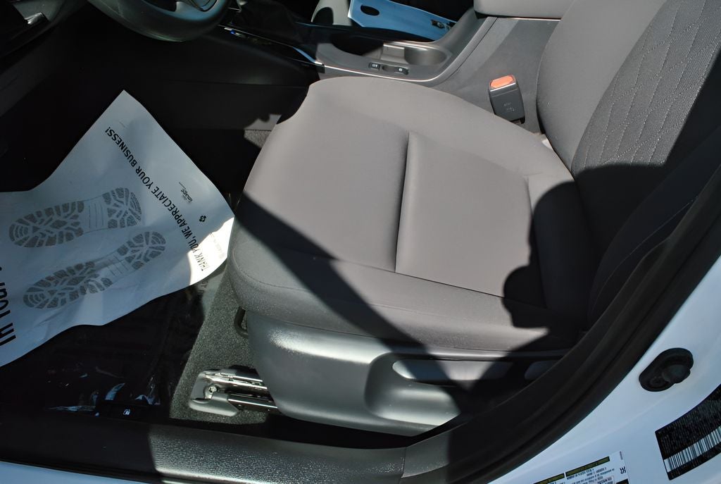 2024 Toyota Corolla LE FWD