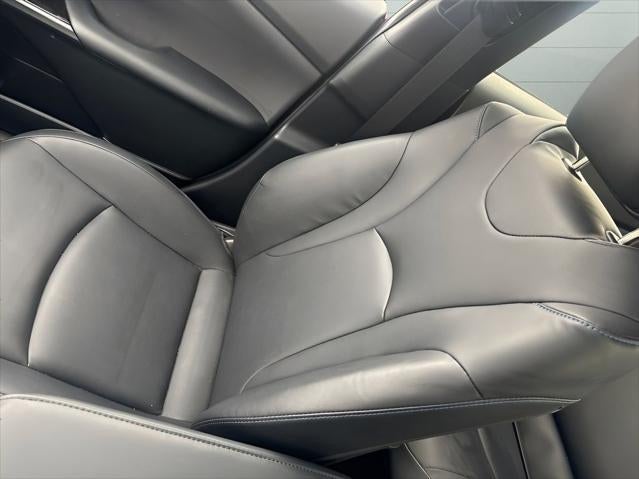2022 Toyota PRIUS Limited FWD