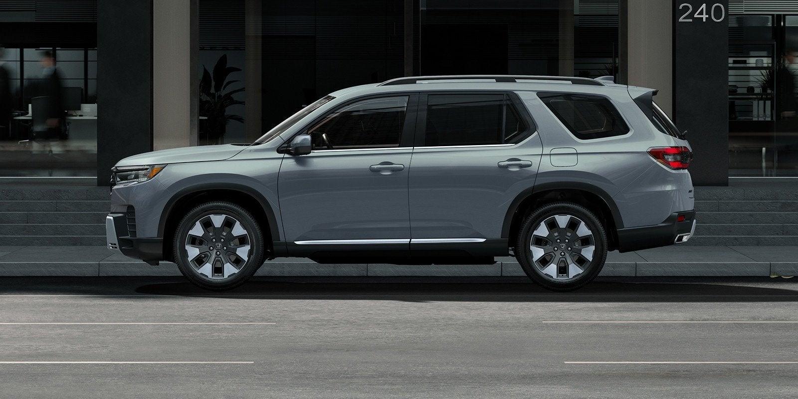 Honda Pilot exterior side view